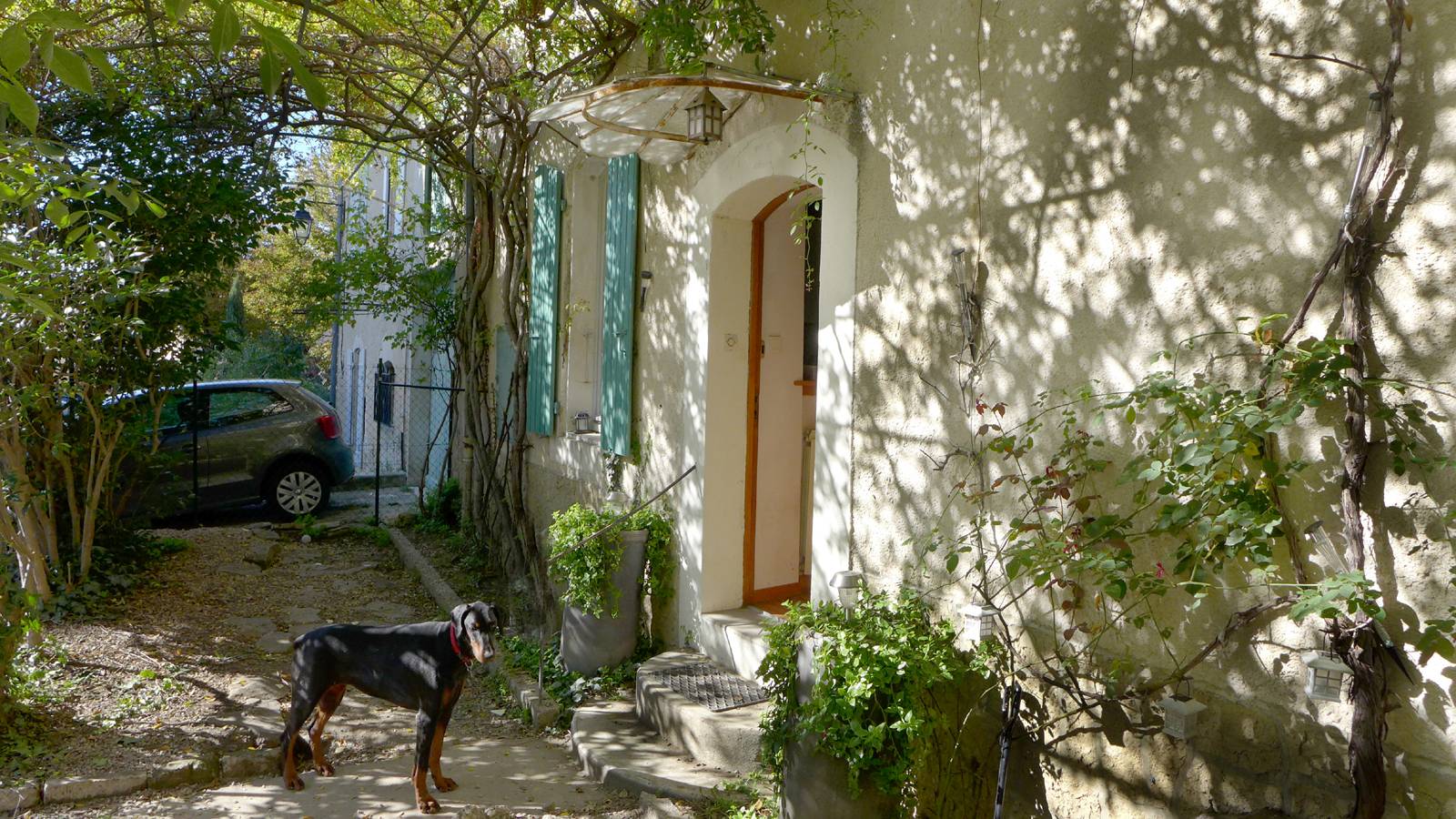 A vendre, Maison de village Drôme Provençale garage, cour et terrasse A vendre, Maison de village Drôme Provençale Saint Paul 3 Châteaux garage, cour et terrasse